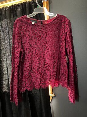 NWT Simply Styled by Sears Beet Red Women's Lacy top Blouse. Size large